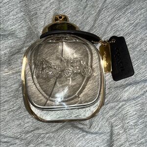 Coach Signature Perfume- 2nd photo shows use